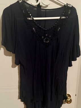 Women's Black Embellished V-Neck Short Sleeve Top